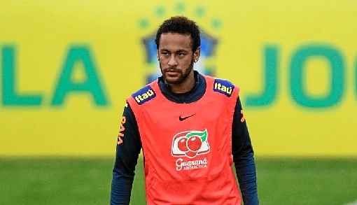 Neymar responderá por divulgar fotos íntimas da modelo