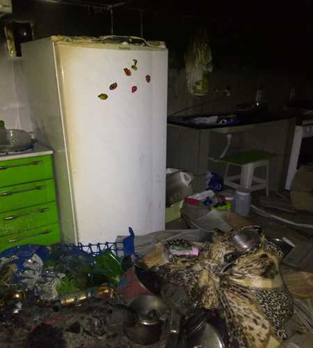 Vários objetos da casa foram destruídos