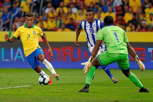 O atacante David Neres marcou um dos gols da vitória no Beira-Rio