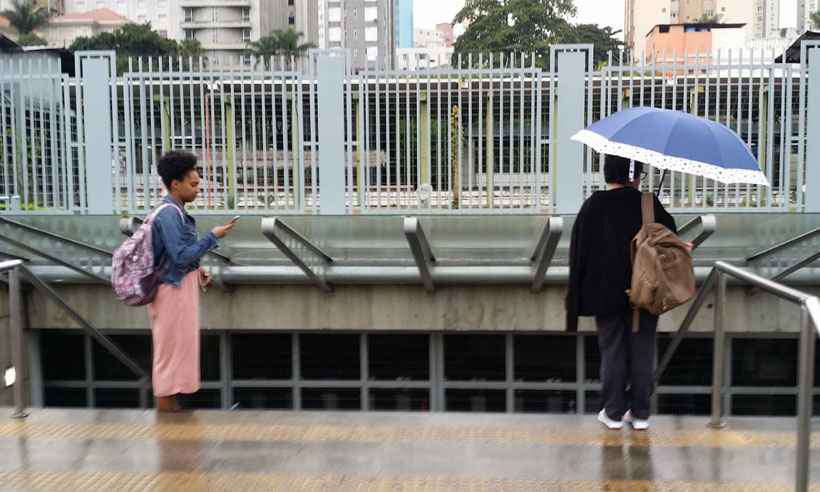 Estação Central fechada na manhã desta sexta-feira