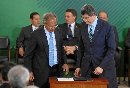 No início do governo, a nomeação de Joaquim Levy foi avalizada pelo ministro da Economia