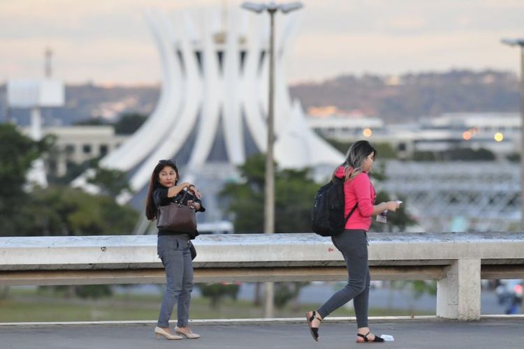 A previsão é de que o frio se mantenha até domingo, com a temperatura variando entre 10ºC e 25ºC: as vendas de produtos de inverno subiram 2,5%