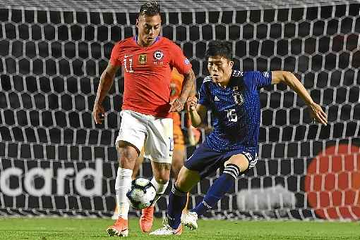 Vargas balançou as redes duas vezes: 12 gols na história da competição