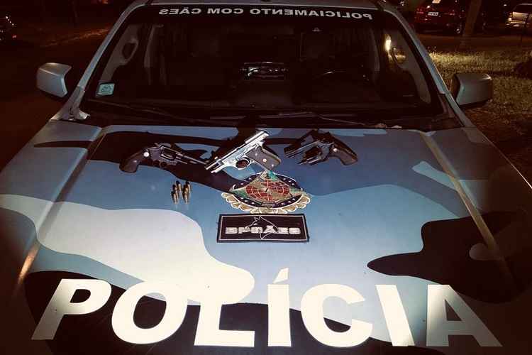 Homem é preso ao desembarcar na Rodoviária Interestadual com três armas