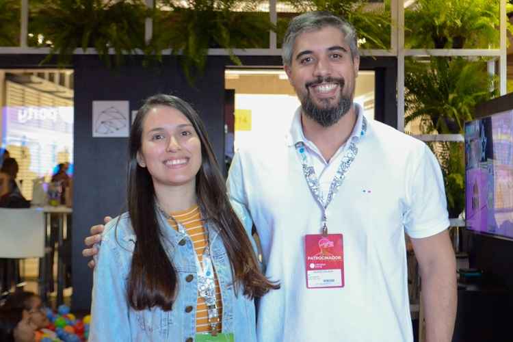 Carolina Thaines e Olavo Calaça: representantes da Rede Nacional de Ensino e Pesquisa (RNP) na Campus Party