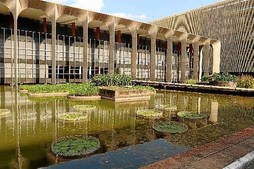 Palácio do Itamaraty: carreira de diplomata ficou fora do decreto que limitou os concursos públicos