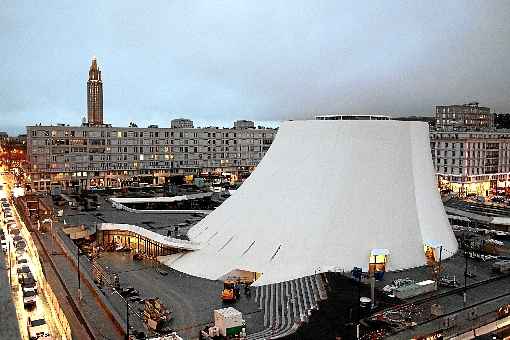 O arquiteto Oscar Niemeyer projetou o Centro Cultural de Le Havre