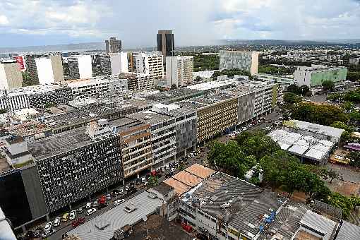 Pensado pelo arquiteto e urbanista Lucio Costa para abrigar apenas atividades de comércio e serviços, setor precisa ser revitalizado, defendem representantes de áreas diversas