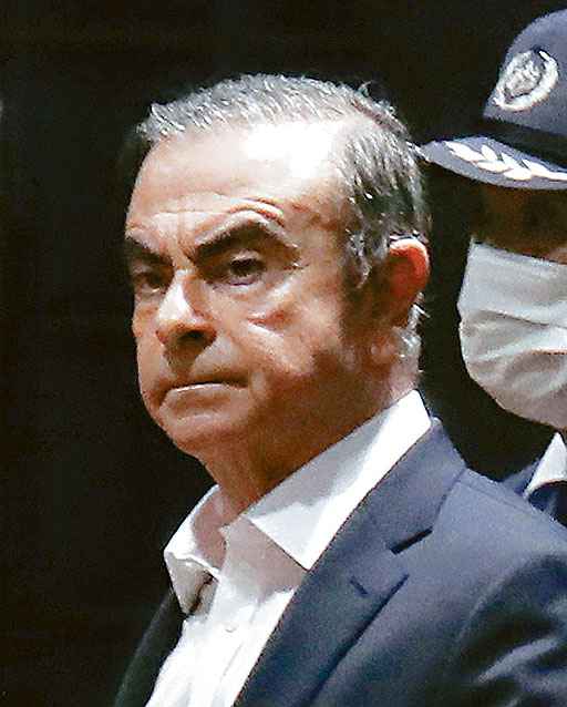 Carlos Ghosn, ex CEO da aliança Renault/Nissan, aguarda julgamento em prisão em Tóquio