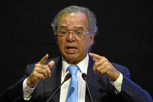 Paulo Guedes: encolhimento do crédito público e melhora do privado