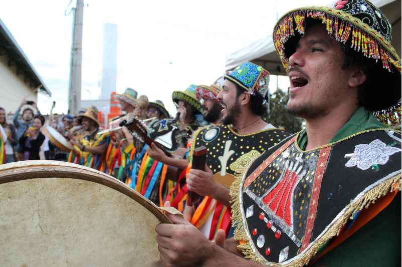 Evento ocorre no Taguaparque, um domingo por mês, com dança, feira de livro, artesanato, contação de história, foodtruck e venda de produtos da agricultura familiar.
