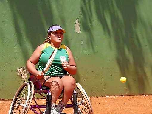 A brasiliense Jade Moreira, 14 anos, busca pontos no ranking da ITF