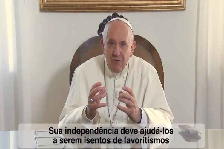 Papa Francisco discursando