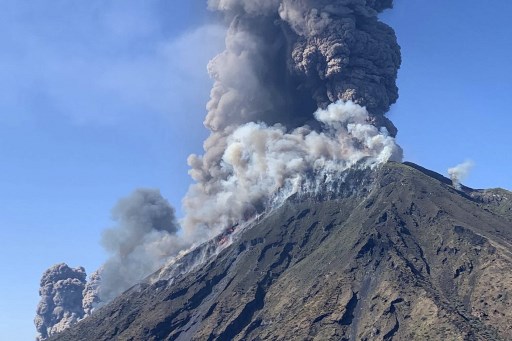 Vulcão Stromboli entra em erupção, mata um italiano e deixa brasileiro ferido