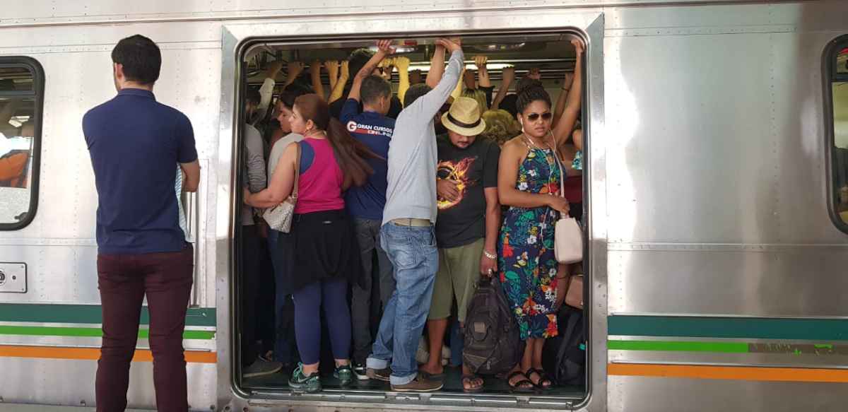 Estação Arniqueiras, sentido Central, foi uma das que registrou reclamações dos passageiros