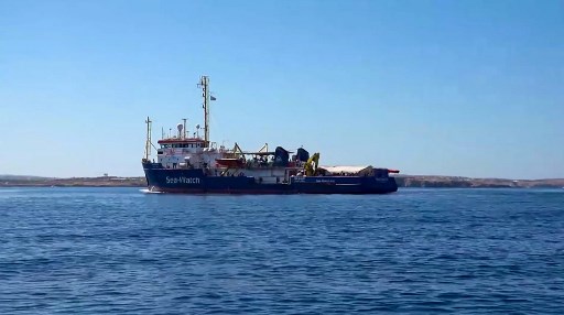 Diversas embarcações humanitárias voltaram a navegar na costa da Líbia para resgatar imigrantes