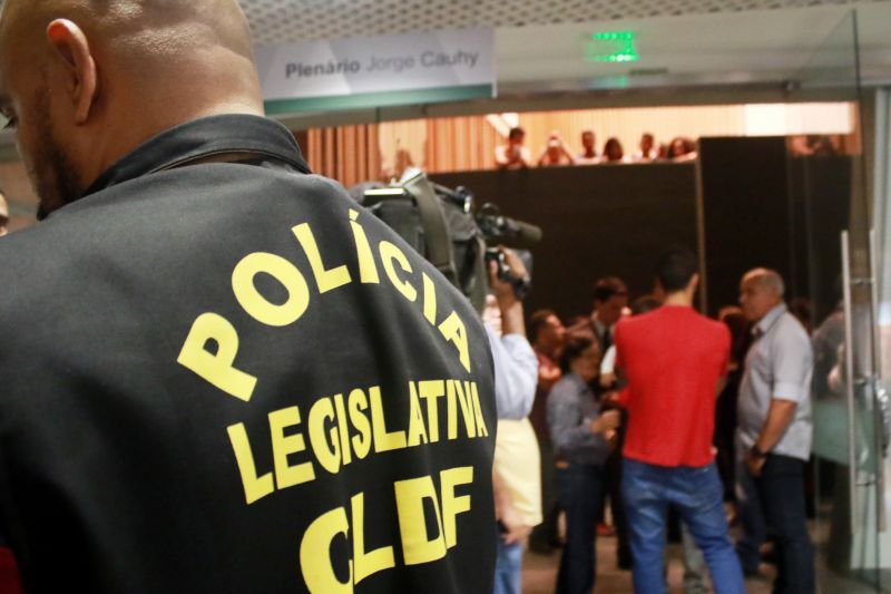 Resolução interna de 2006 concedeu o porte aos agentes e inspetores de polícia da Câmara Legislativa: só assembleias do Acre, Rio Grande do Sul e Pernambuco garantem benefício