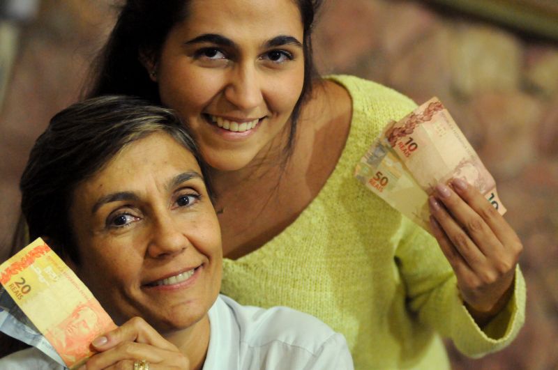 Bruna Caltabiano, arquiteta, com a mãe, Mônica