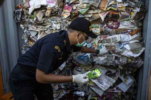 Contêineres apreendidos na cidade de Surabaya