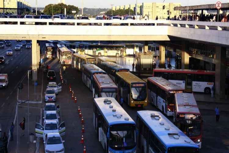 Rodoviária do Plano recebe mutirão de exames oftalmológicos gratuitos