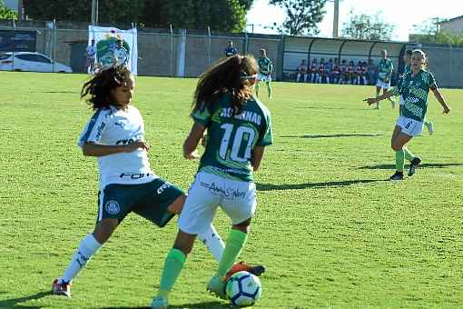 Disputa de bola: Palmeiras conquistou a vitória no último minuto