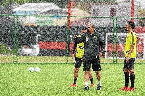 O técnico português Jorge Jesus estreia hoje no comando do Flamengo, com a missão de definir o estilo de jogo do time, após alto investimento na temporada