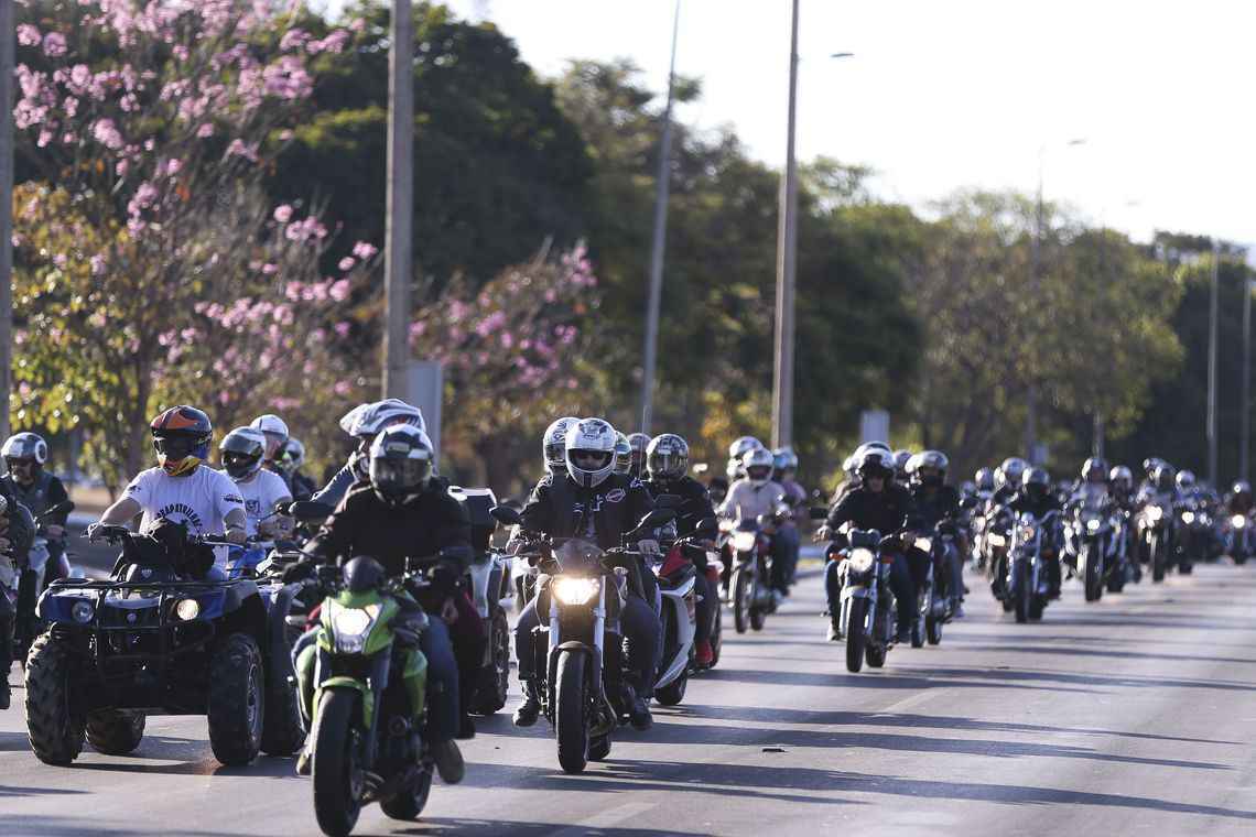 motos na rua