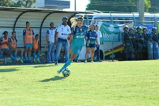 Aos 38 minutos de jogo, Camila Pini marcou o gol da vitória