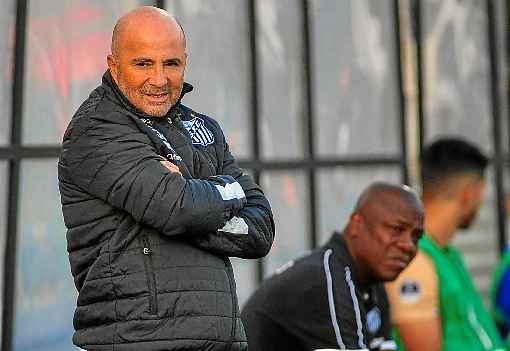 O treinador Jorge Sampaoli relacionou dois garotos da base santista