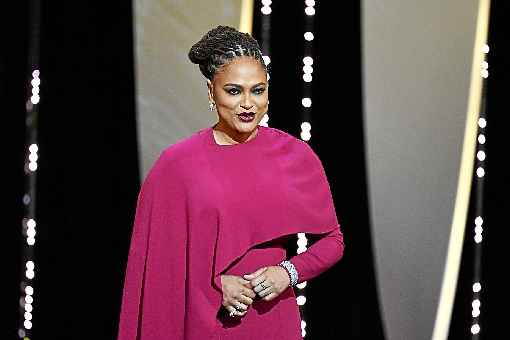 Além de trazer temas importantes para a comunidade negra, Ava DuVernay coloca a mão na massa com uma produtora e distribuidora de filmes independentes, a Array