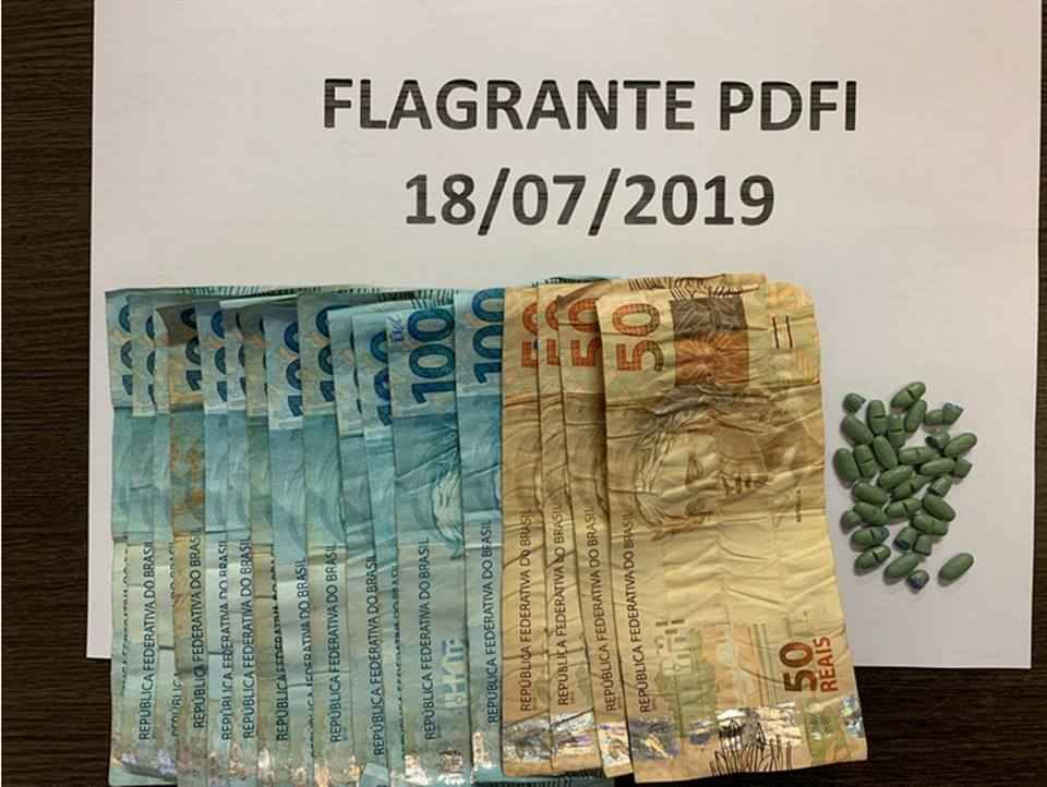 Dentro do corpo dele havia 27 comprimidos de Rohypnol e R$ 1,6 mil em espécie