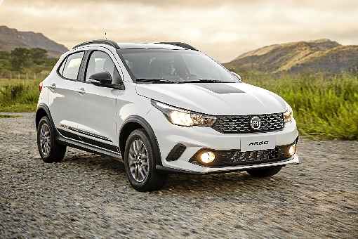 Fiat Argo: airbags não protegem adultos em impactos na lateral