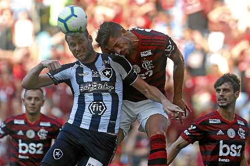 As duas equipes mostraram boa disposição na disputa pelo controle do jogo, mas os rubro-negros se sobressaíram nos lances decisivos