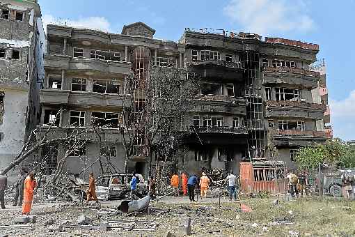 Edifício destruído por ataques na capital, Cabul: total de vítimas caiu neste ano, mas a ONU cobra mais compromisso com a proteção dos afegãos