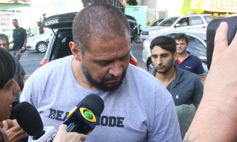 Ainda assim, homem ficará detido preventivamente pelas suspeitas de feminicídio contra a ex e homicídio contra o filho dela. Audiência de custódia aconteceu nesta sexta-feira (2)