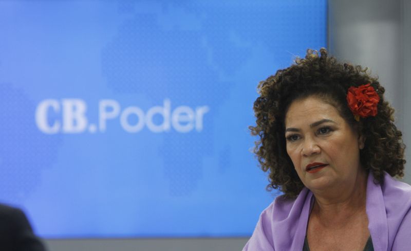 Deputada federal Perpetua Almeida (PCdoB - AC) em entrevista para o CB Poder esta quarta-feira (7/8).