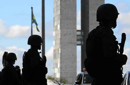 Governo estima que o projeto de lei relativo aos militares será concluído pela Câmara até setembro