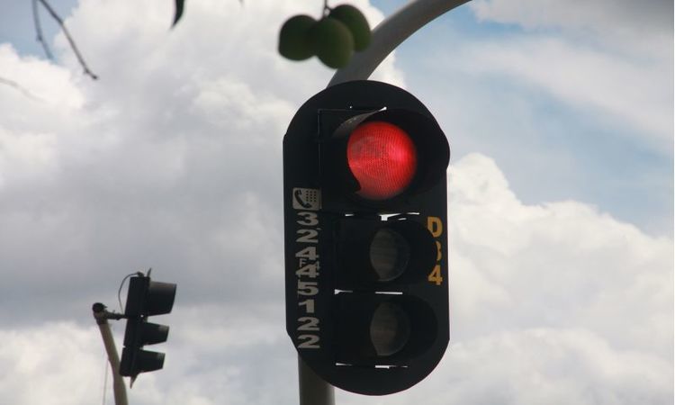 O Detran assinou um contrato emergencial para garantir o funcionamento dos equipamentos até que seja concluído o processo licitatório para a contratação de empresa que realize o serviço