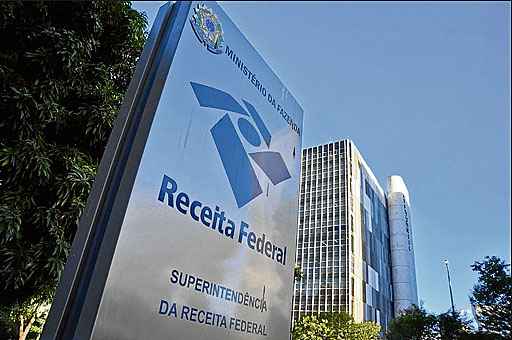 Mesmo com quase 13 milhões de desempregados no país, a Receita registra taxa de crescimento de arrecadação