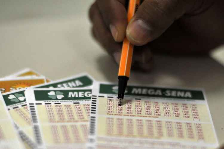 Mega-Sena: veja os números do sorteio deste sábado