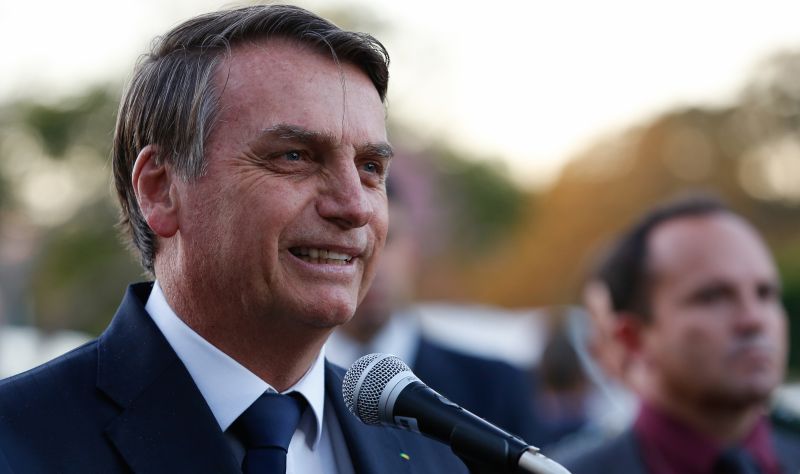 Bolsonaro recebe condecoração de comenda da Ordem do Mérito Judiciário do Trabalho