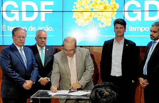 Termo de cooperação servirá para reestruturar financeiramente a CEB Distribuição, que terá 51% das ações negociadas com a iniciativa privada. Estimativa é de que o processo seja concluído até meados de 2020