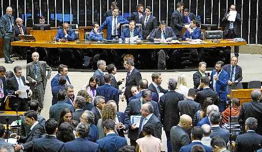 Os deputados rejeitaram os 12 destaques apresentados à medida que tem por objetivo simplificar processos e reduzir a burocracia nos negócios