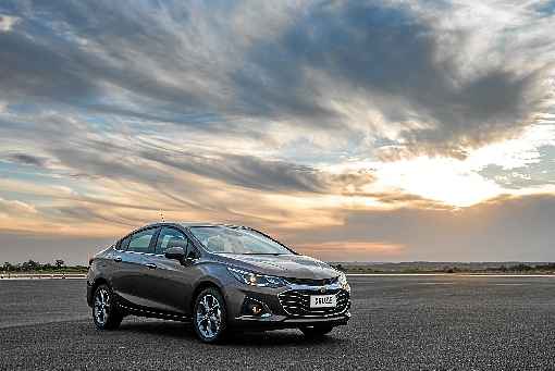 Novo Cruze Premier, da Chevrolet, é o primeiro carro com sistema de wi-fi integrado. Tecnologia permite a conexão de até sete dispositivos e acesso à internet de alta velocidade durante os deslocamentos