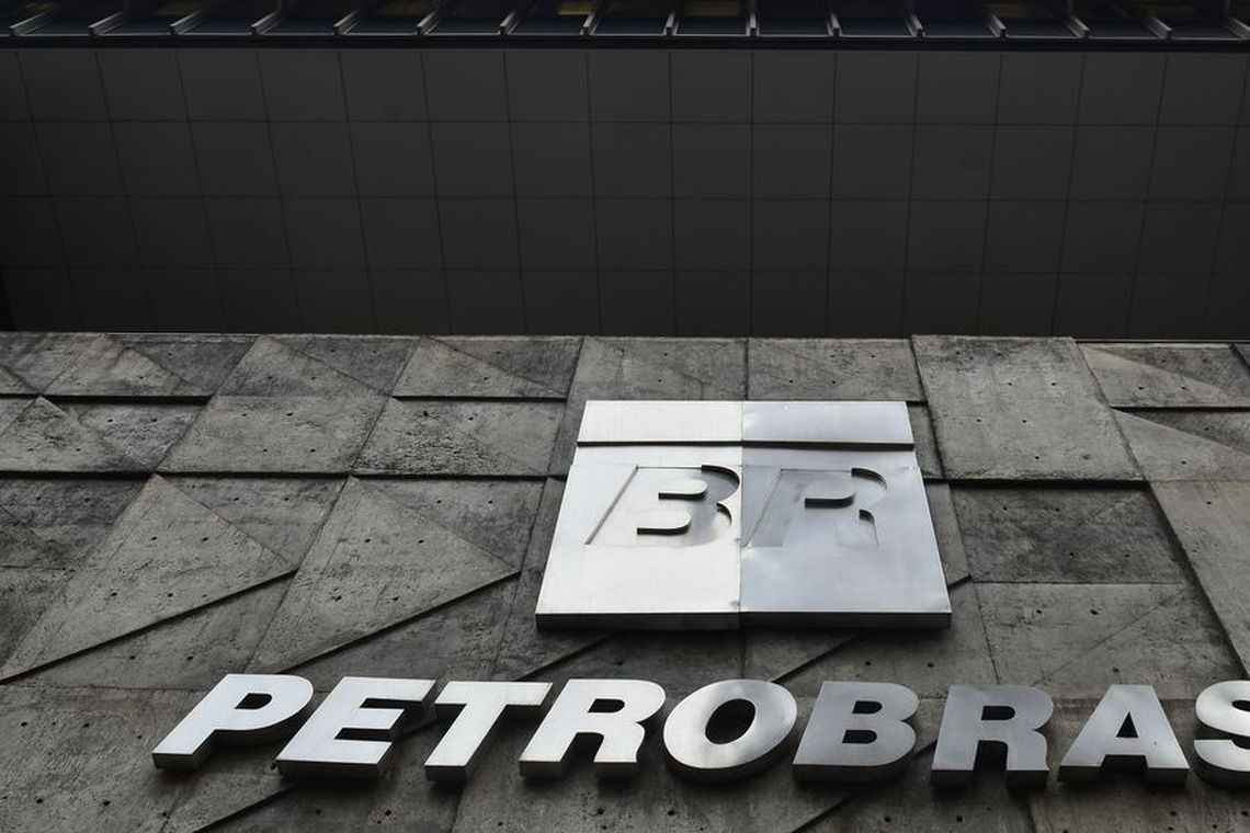 De acordo com a Petrobras, a alienação objetiva reduzir custos, uma vez que não há perspectiva de uso desses equipamentos em projetos da empresa