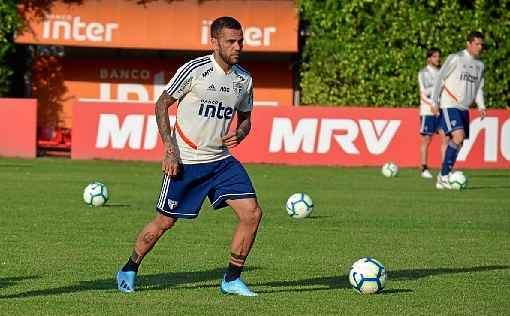 O lateral-direito é a contratação mais festejada do tricolor no ano