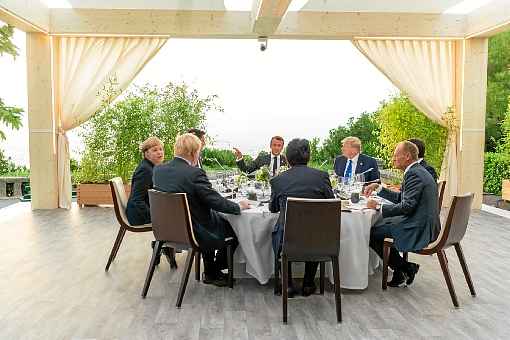 Mandatários dos EUA, França, Reino Unido, Alemanha, Itália, Japão e Canadá em almoço em Biarritz, antes da abertura do debate