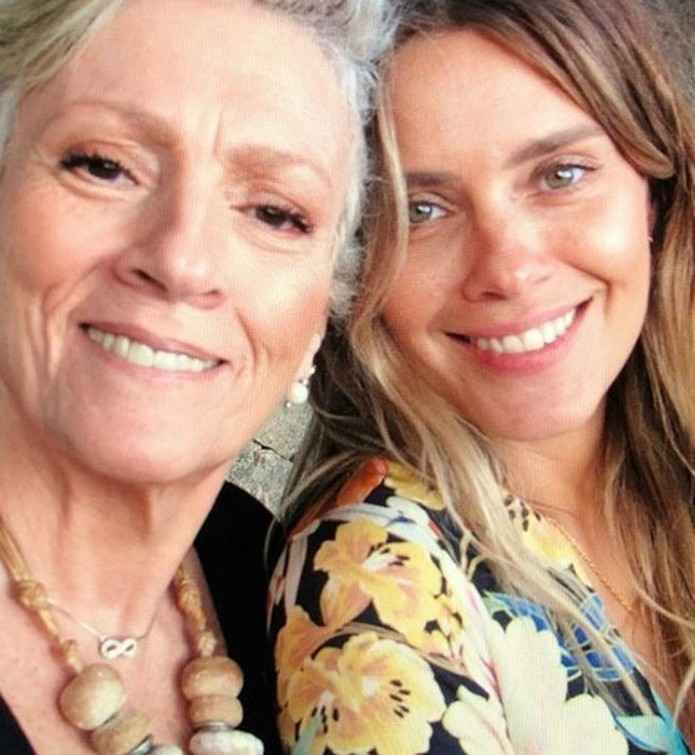 Carolina Dieckmann Publica Texto Em Homenagem A Mae Que Morreu No Domingo