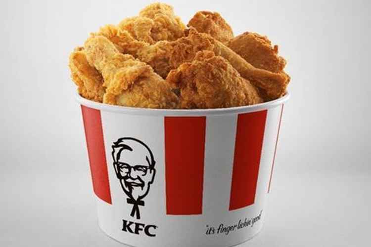 Frango no balde do KFC é famoso no mundo inteiro