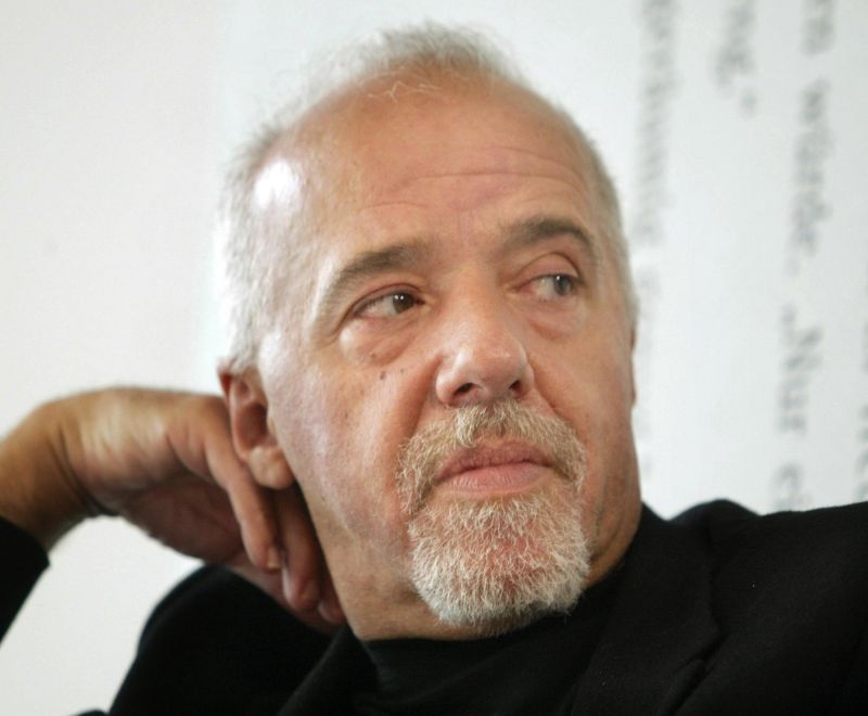 Escritor brasileiro Paulo Coelho